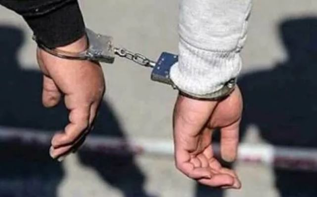 پایانِ تلخِ گوشی‌قاپِ فضای مجازی؛ سارق موتورسوار در چنگال قانون