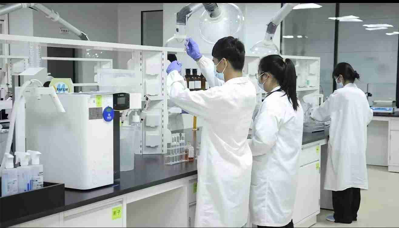 پاسداری از اصالت و نوآوری و بهرهگیری از گوهرهای تمدن چین در همکاری ژوهای و ماکائو برای ترویج طب سنتی چین در جهان 1 از اصالت و نوآوری و بهرهگیری از گوهرهای تمدن چین در همکاری ژوهای و ماکائو برای ترویج طب سنتی چین در جهان 3