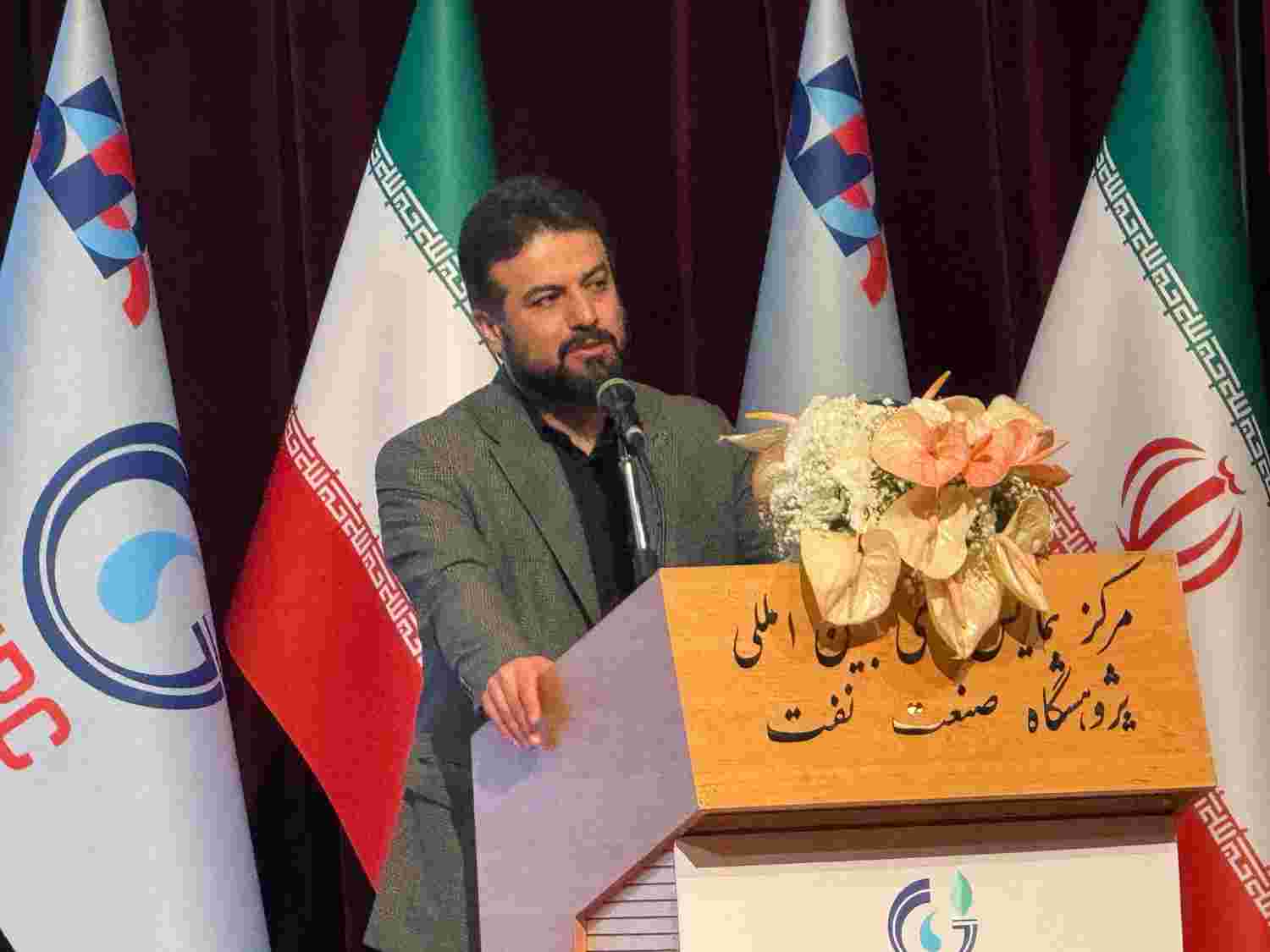 مجمع عمومی عادی سالیانه پتروشیمی زاگرس برگزار شد