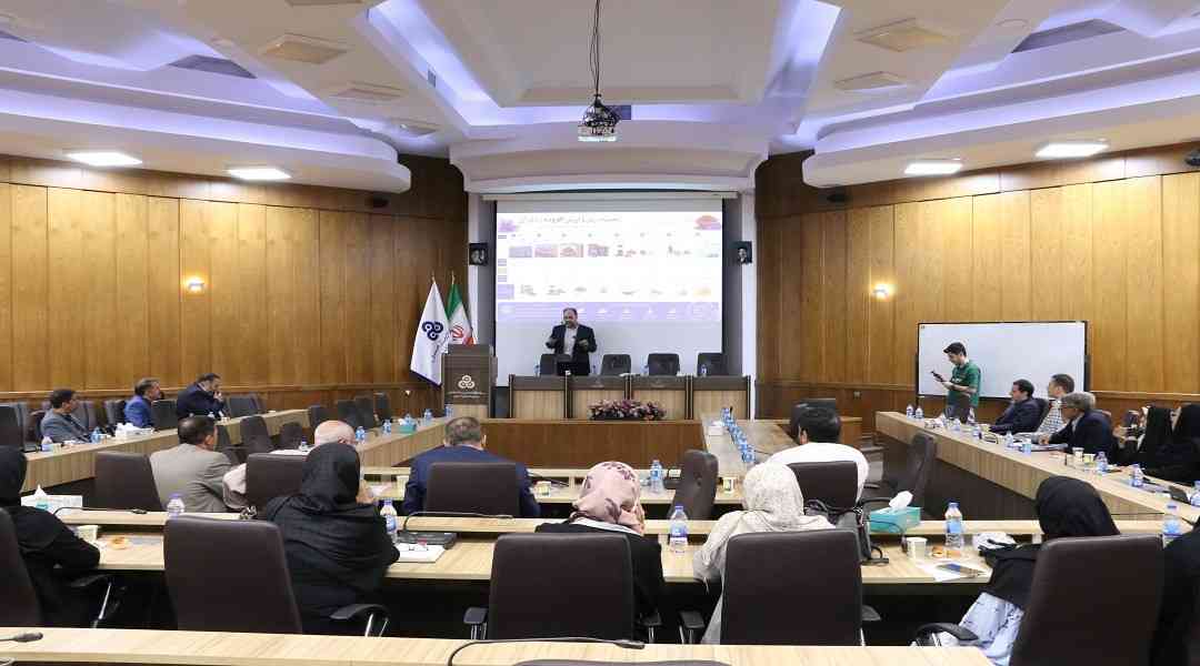   اولین نشست تخصصی سرمایه گذاری و توسعه فرآورده های طبیعی با موضوع ” فرآورده های طبیعی ، افق های نوین سرمایه گذاری“ برگزار شد