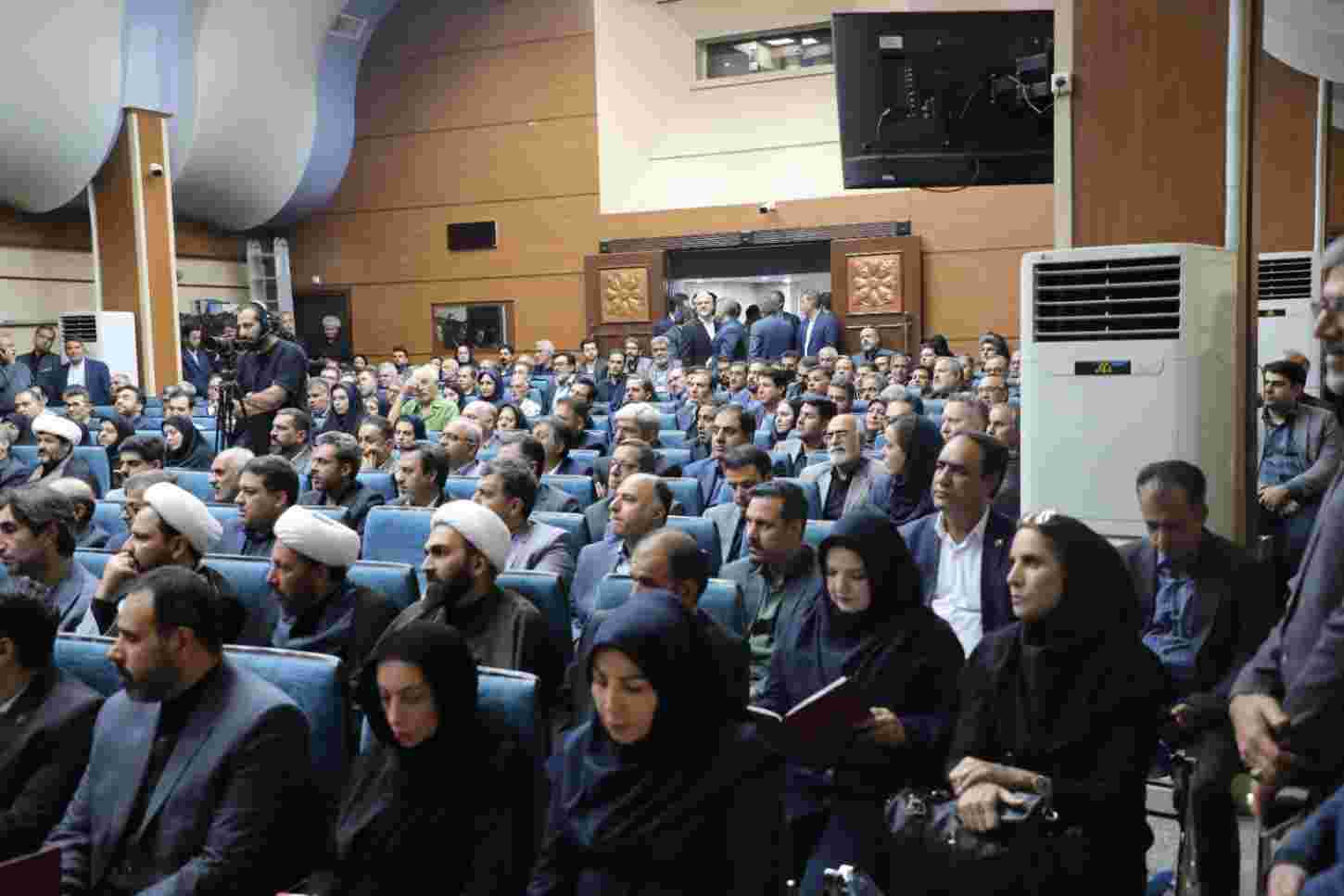 بزرگداشت رهبر شهید انقلاب اسلامی در بانک تجارت برگزار شد 3