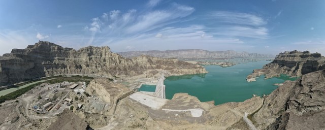 راه‌اندازی تصفیه‌خانه و ایستگاه‌های پمپاژ آب برای آبرسانی به ۵۵ روستای سواحل مکران