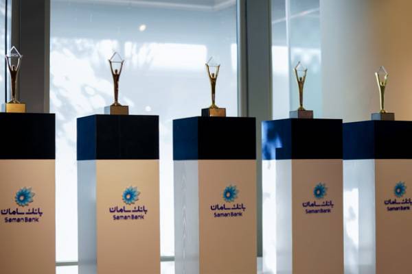 سه نشان جهانی برای بانک سامان در International Business Awards