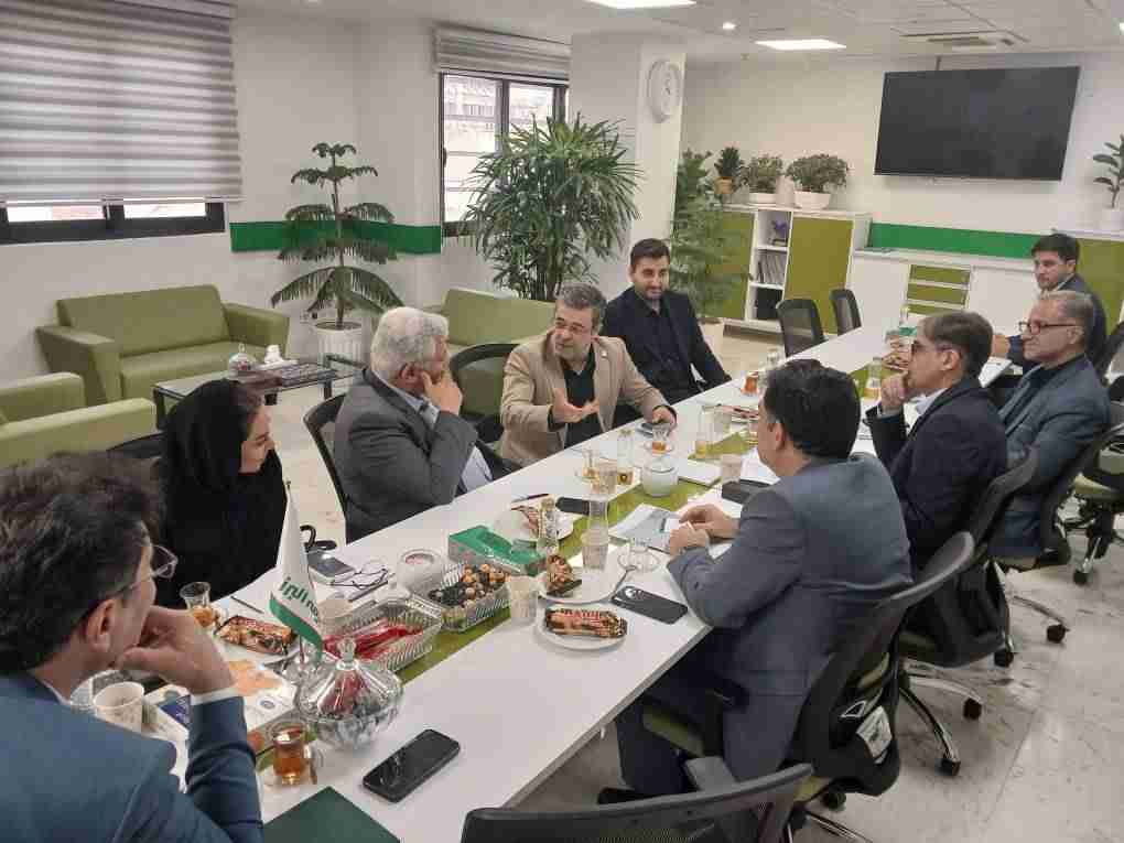 برگزاری چهارمین نشست هم اندیشی مدیران بیمه البرز با رؤسای تشکل های صنفی نمایندگان
