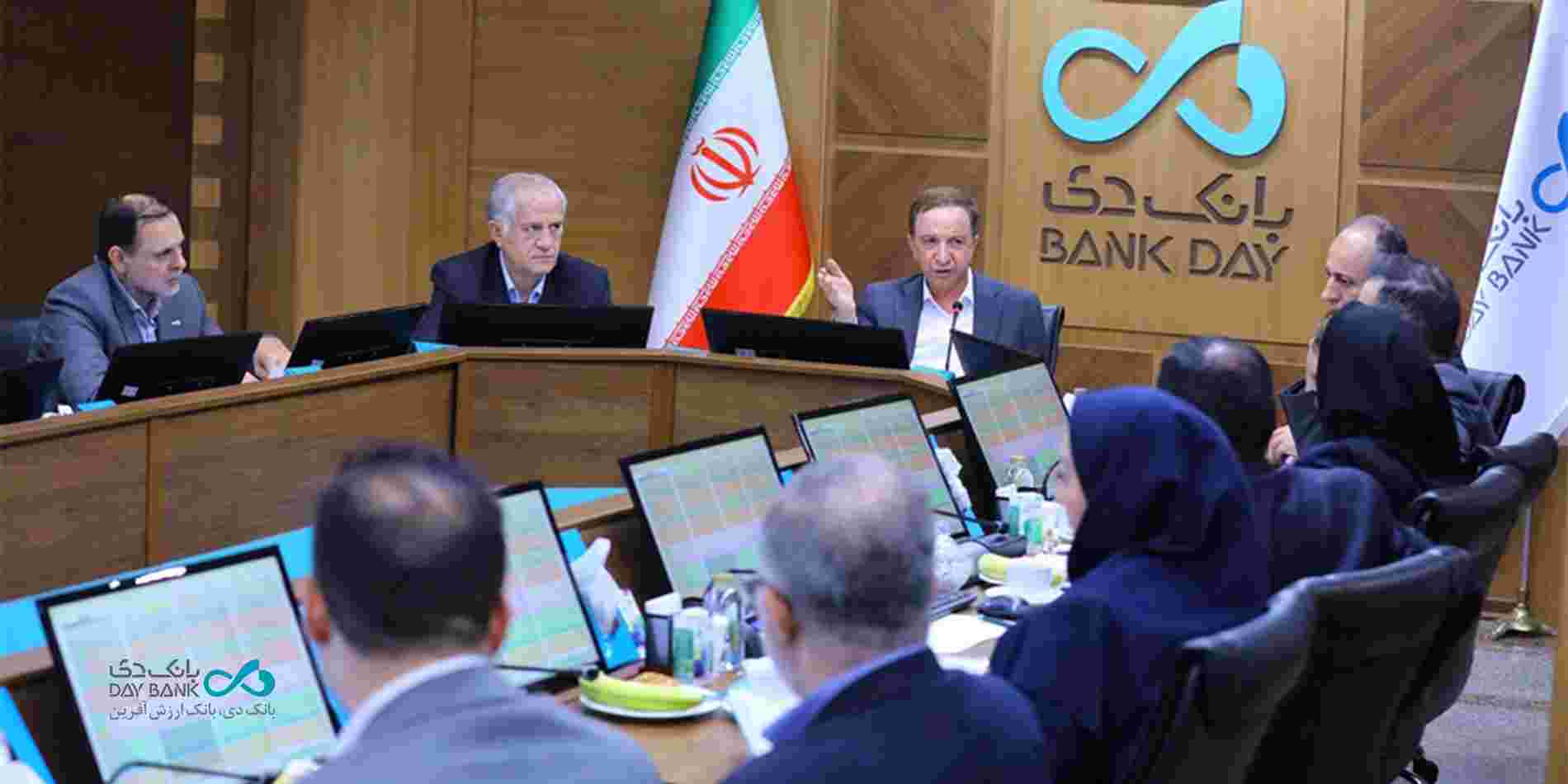 تسلط بر کارنامه عملکردی شعب، رمز موفقیت در ارتقای شاخص‌های عملیاتی