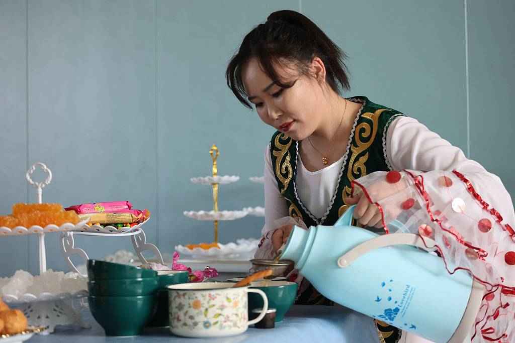 چای شیر؛ حلقه پیوند قومی و حکمرانی مردمی در شین‌جیانگ